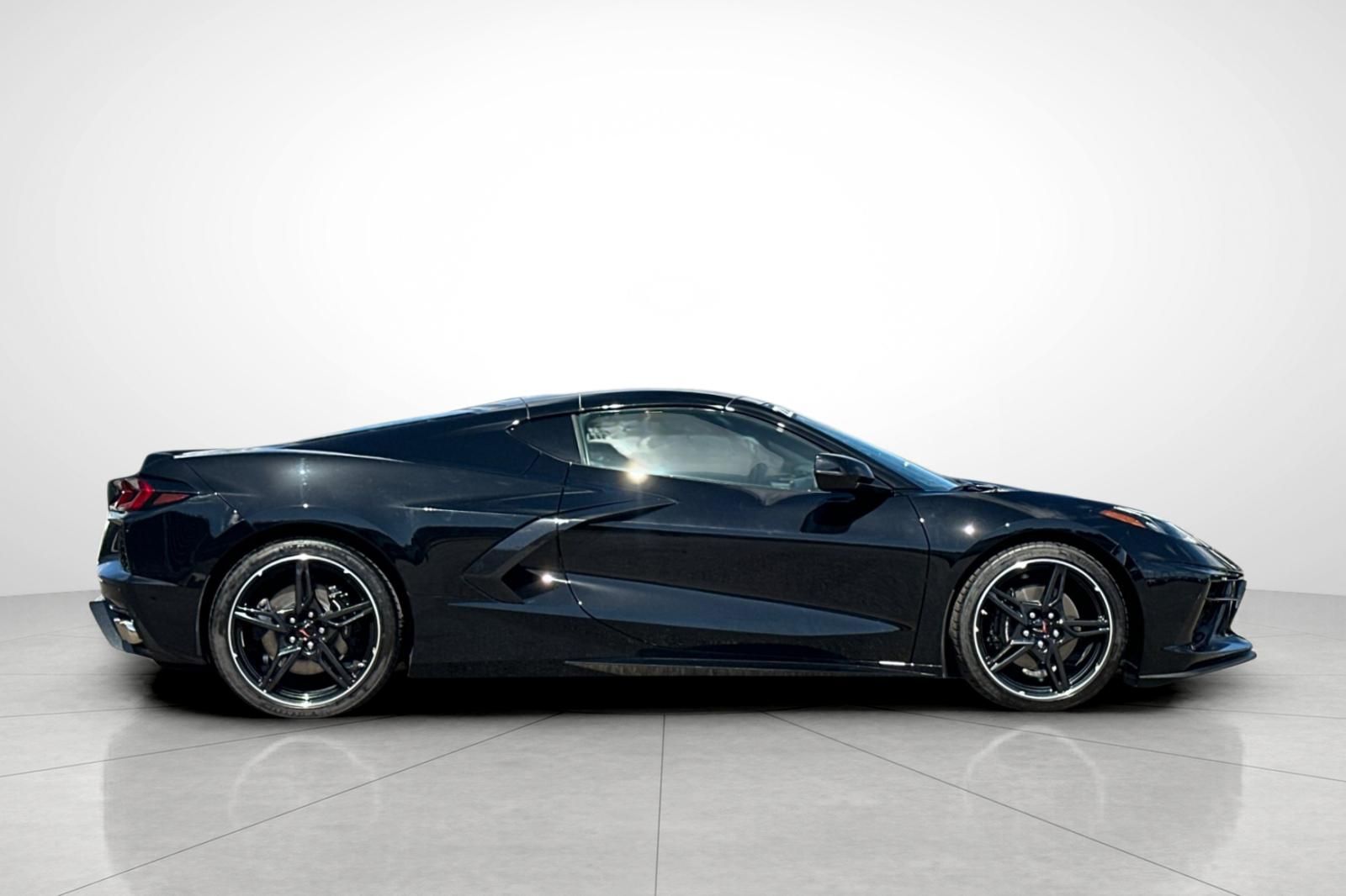 2022 Chevrolet Corvette Stingray 2LT photo 25