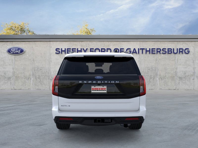 2025 Ford Expedition photo 3