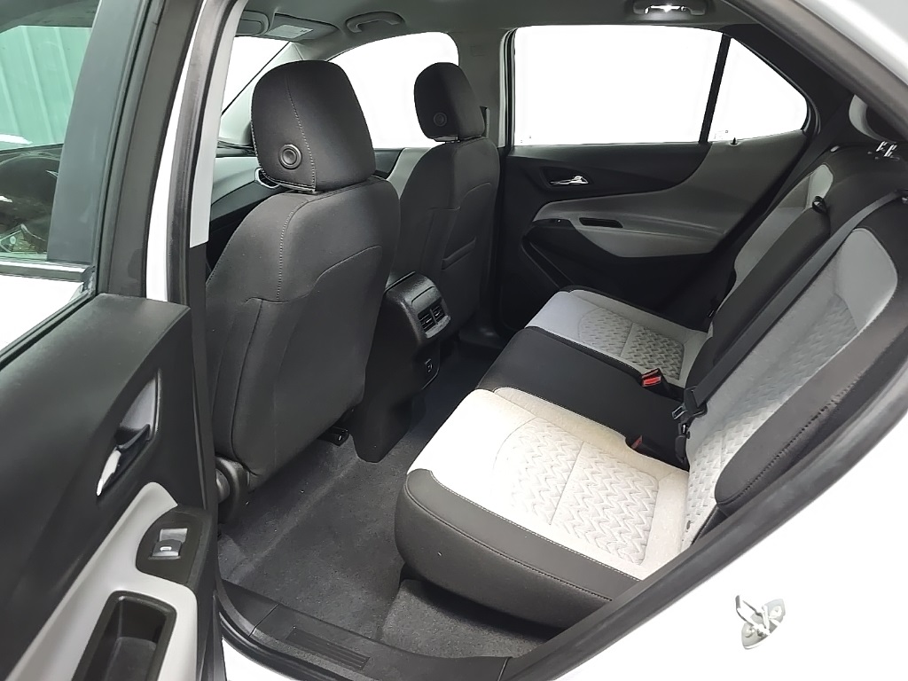 2022 Chevrolet Equinox LS photo 29
