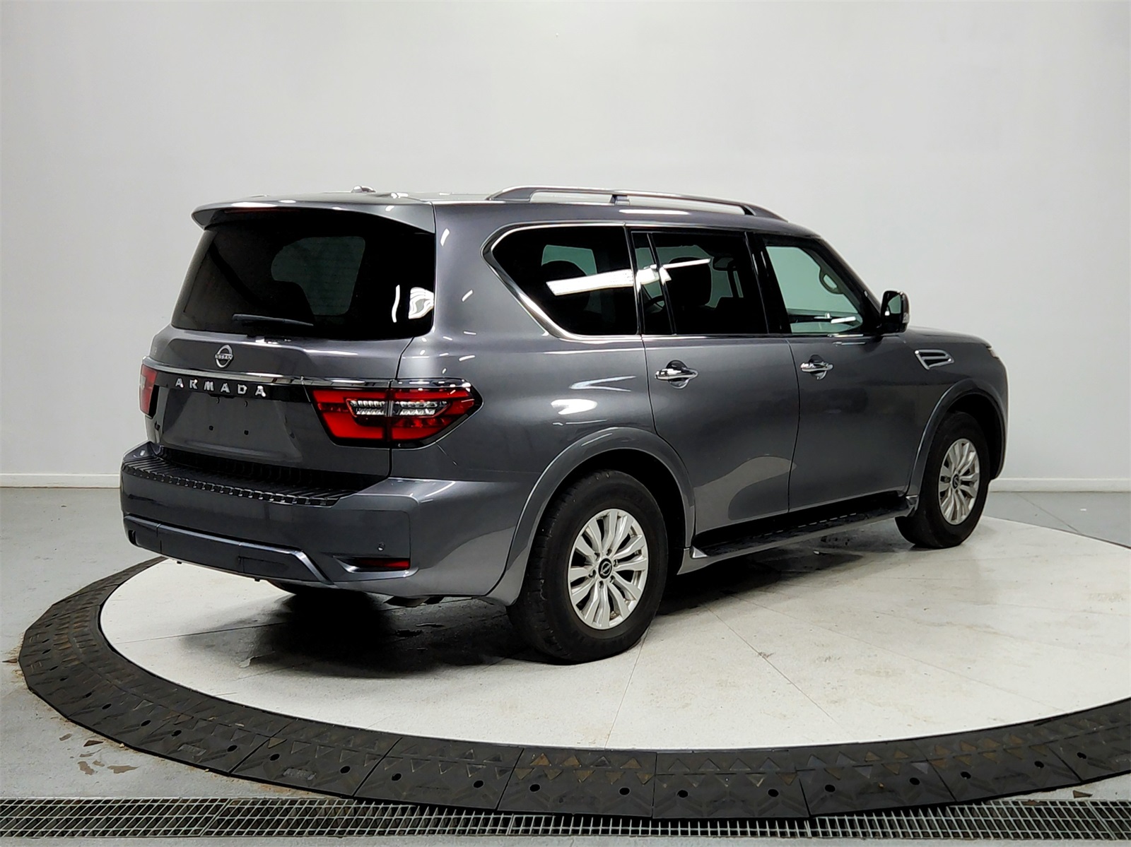 2023 Nissan Armada SV photo 5