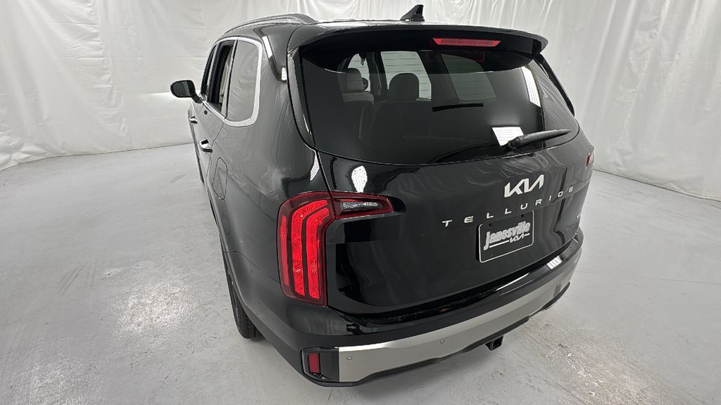 2025 Kia Telluride S photo 5