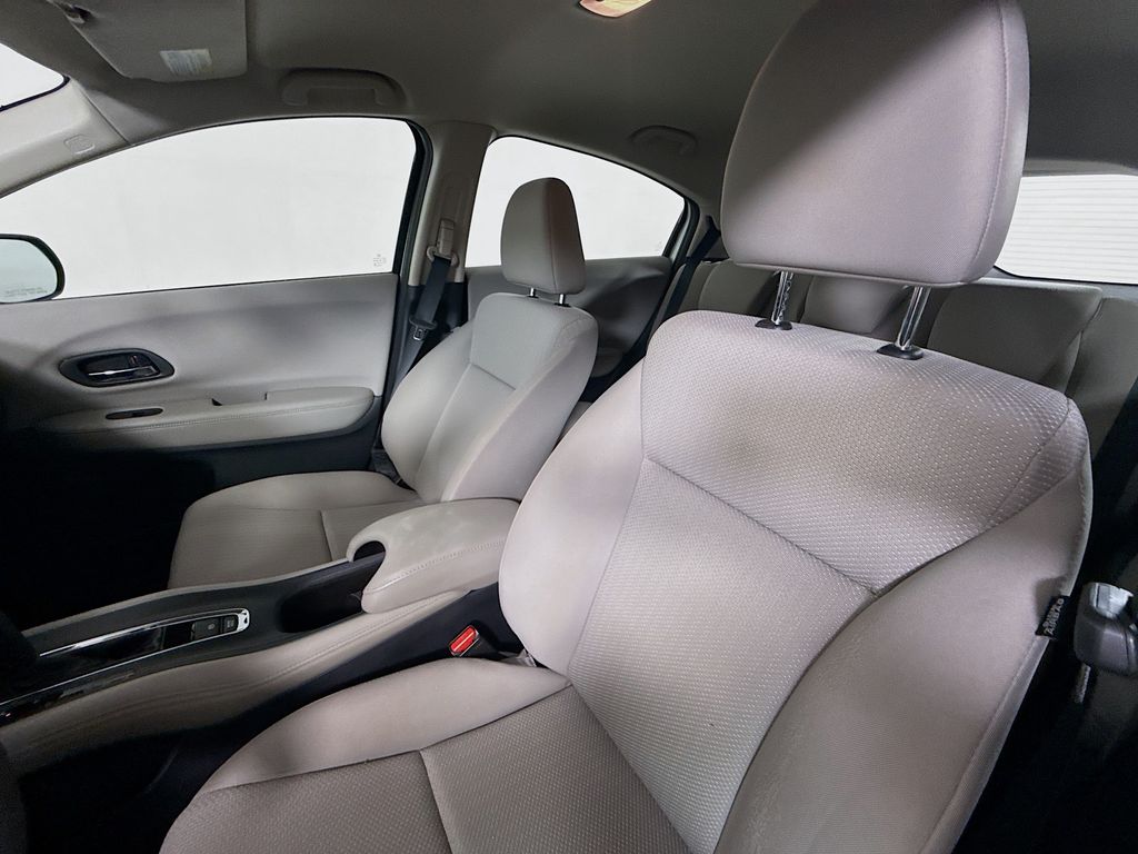 2016 Honda HR-V LX photo 18