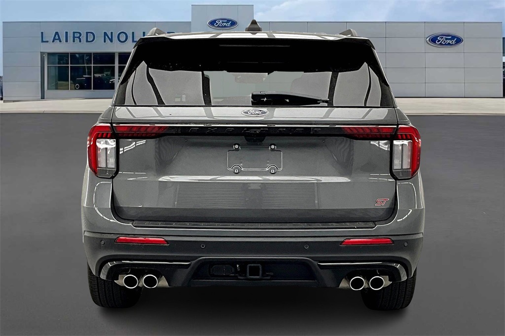 2025 Ford Explorer ST photo 4