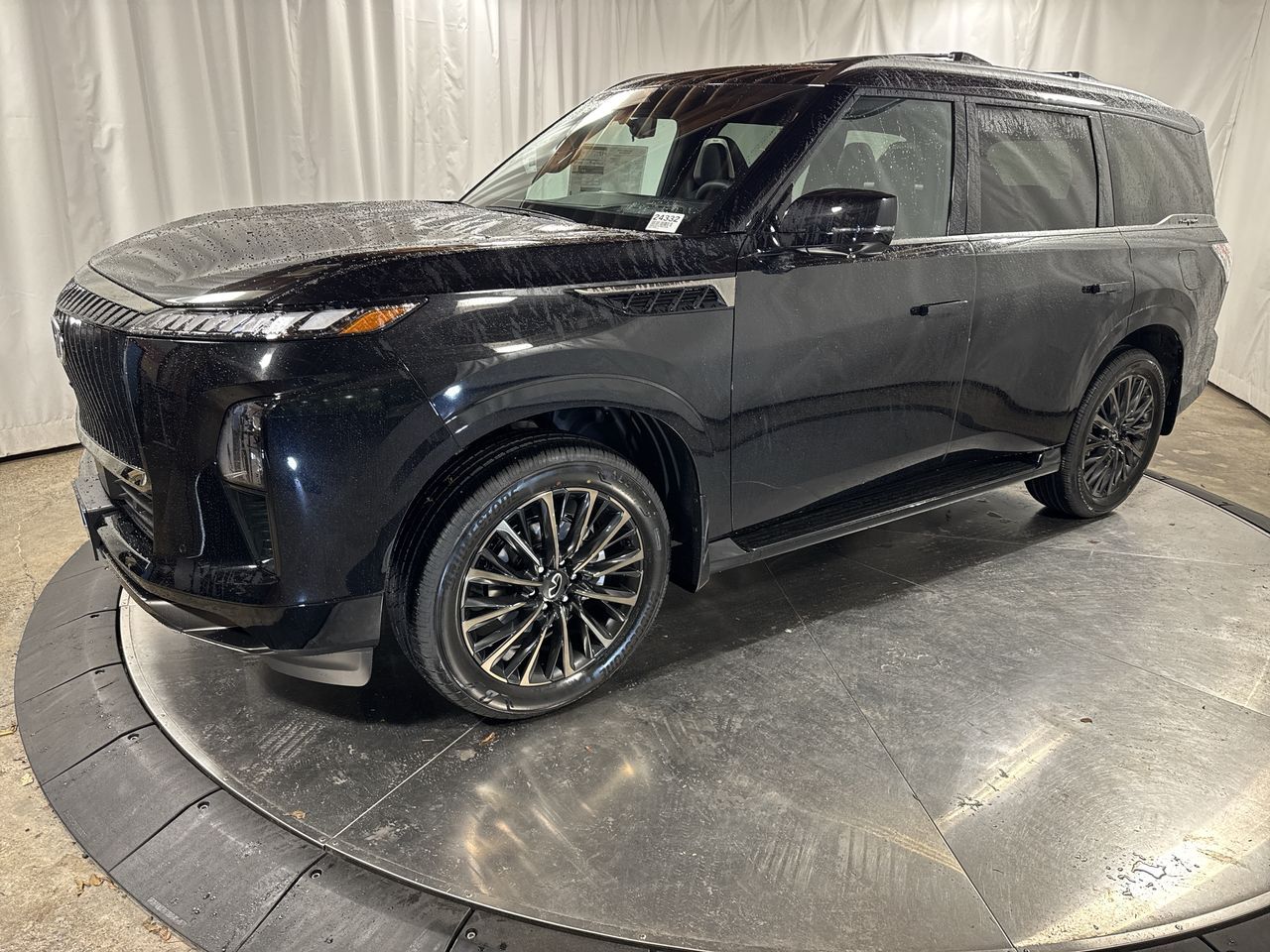 2026 INFINITI QX80 Autograph's photo