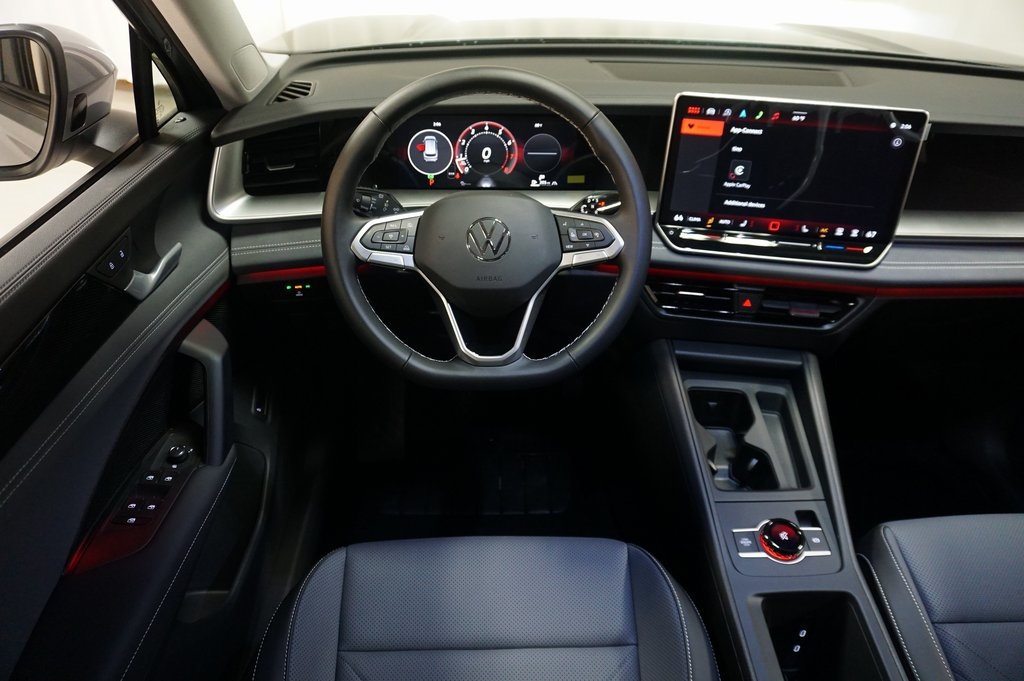 2025 Volkswagen Tiguan SE photo 11