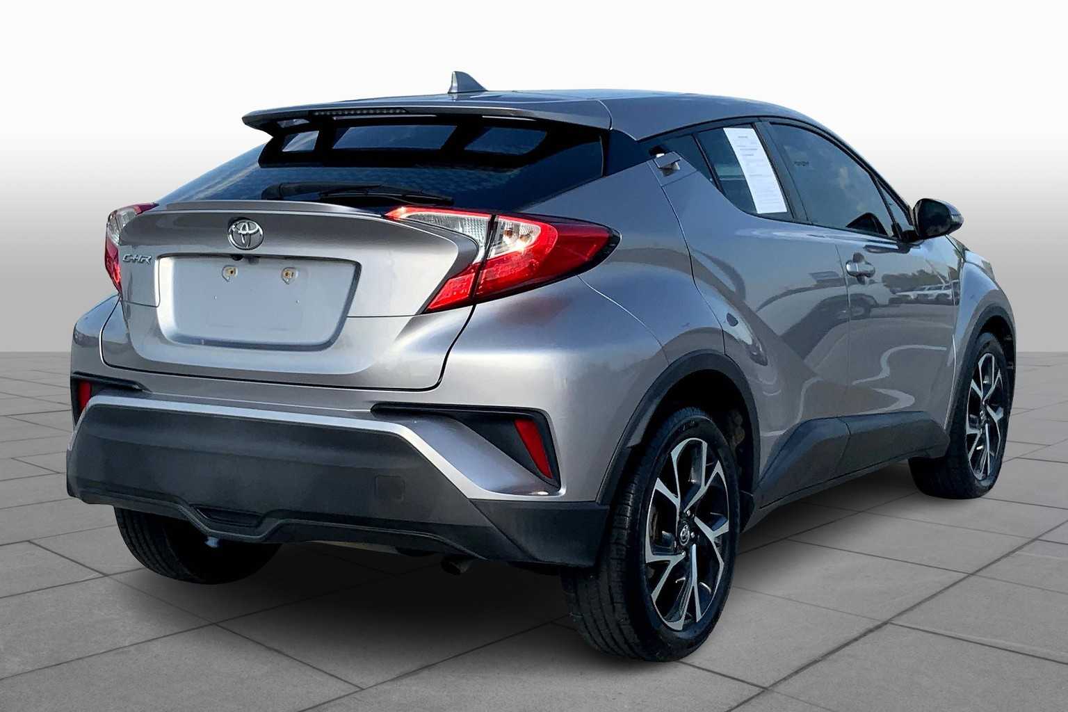 2018 Toyota C-HR XLE Premium photo 11