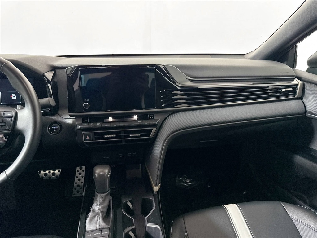 2025 Toyota Camry SE photo 9