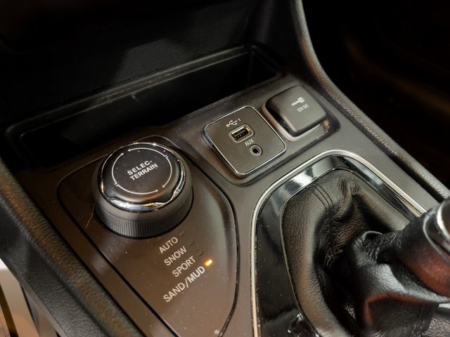 2022 Jeep Cherokee Limited photo 23