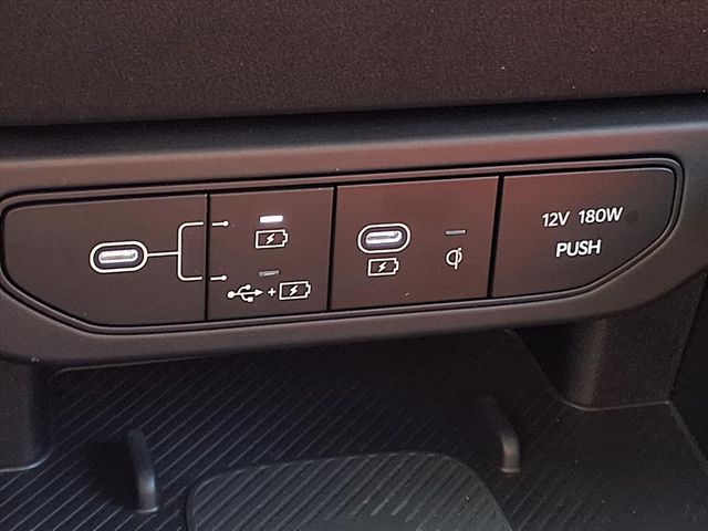 2025 Kia K4 GT-Line Turbo photo 13
