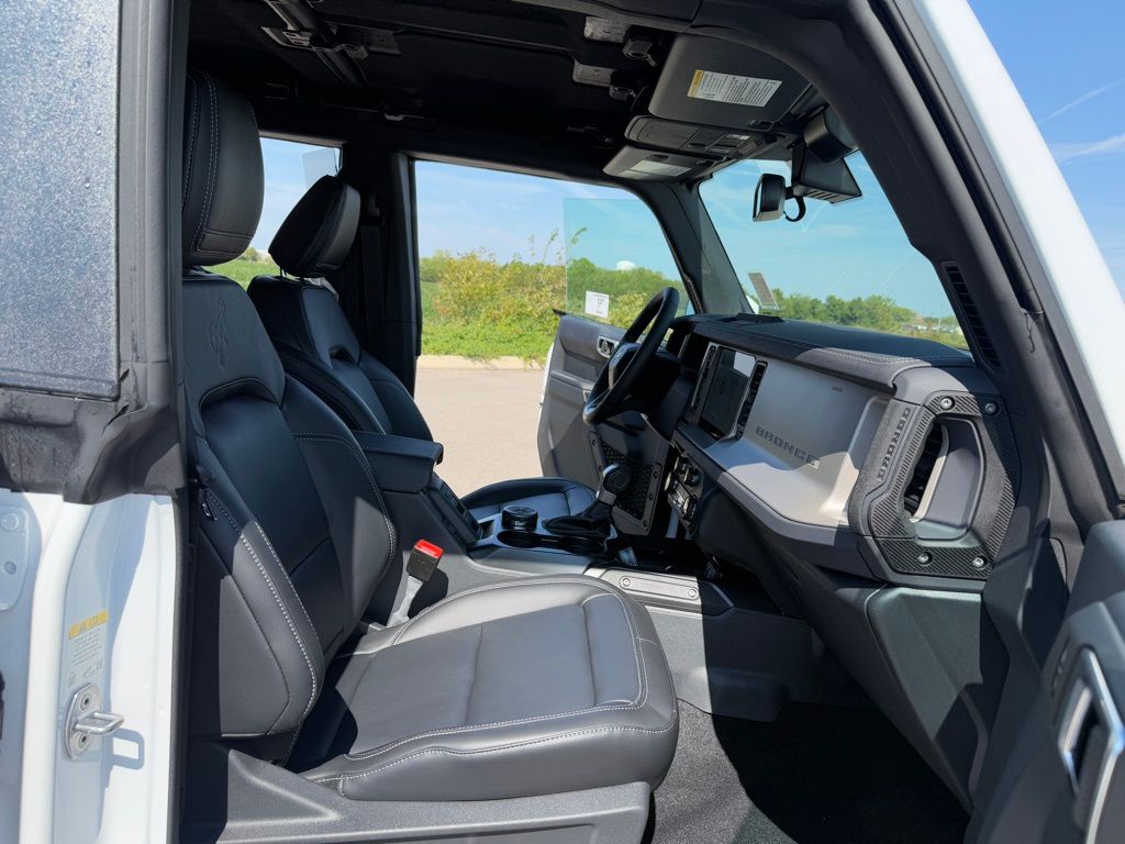 2025 Ford Bronco Outer Banks photo 15