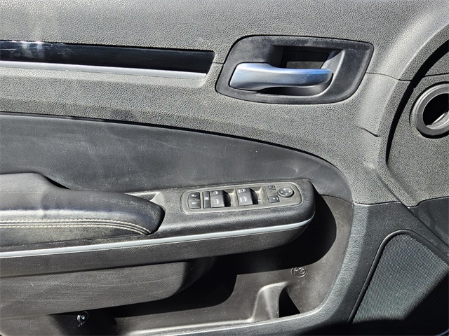 2022 Chrysler 300 S photo 29