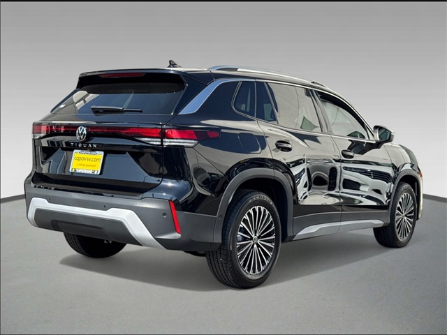 2025 Volkswagen Tiguan S photo 2