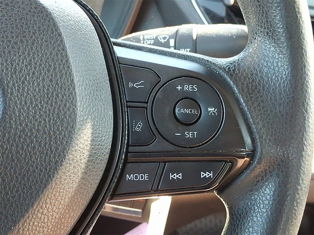 2020 Toyota Corolla LE photo 21