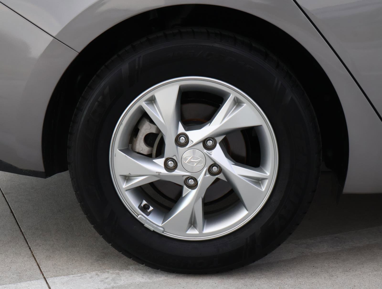 2023 Hyundai Elantra SE photo 8