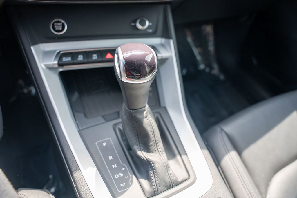 2024 Audi Q3 45 TFSI S line Premium photo 23