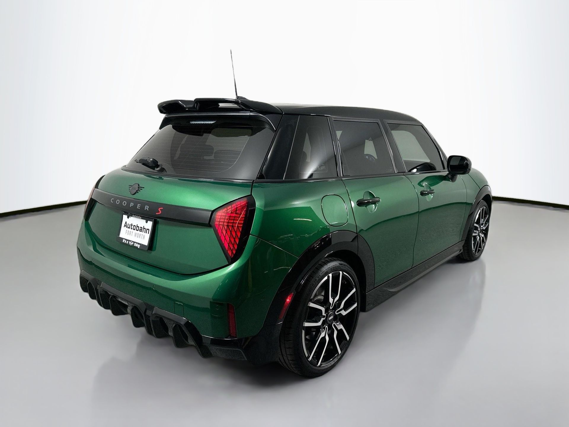 2025 Mini Cooper S Hardtop 4 Door photo 3