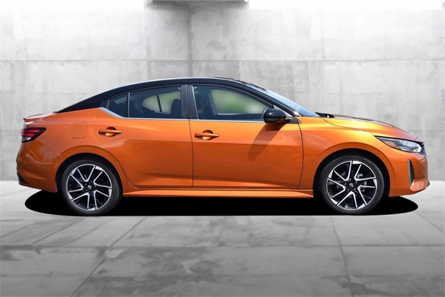 2024 Nissan Sentra SR photo 5