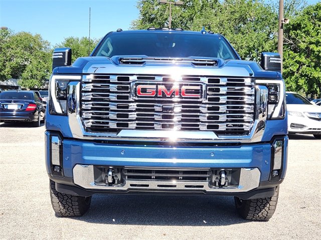 2025 Gmc Sierra 3500 HD Denali photo 2