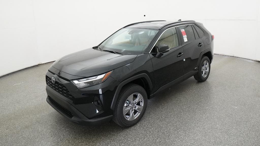 2025 Toyota RAV4 LE's photo