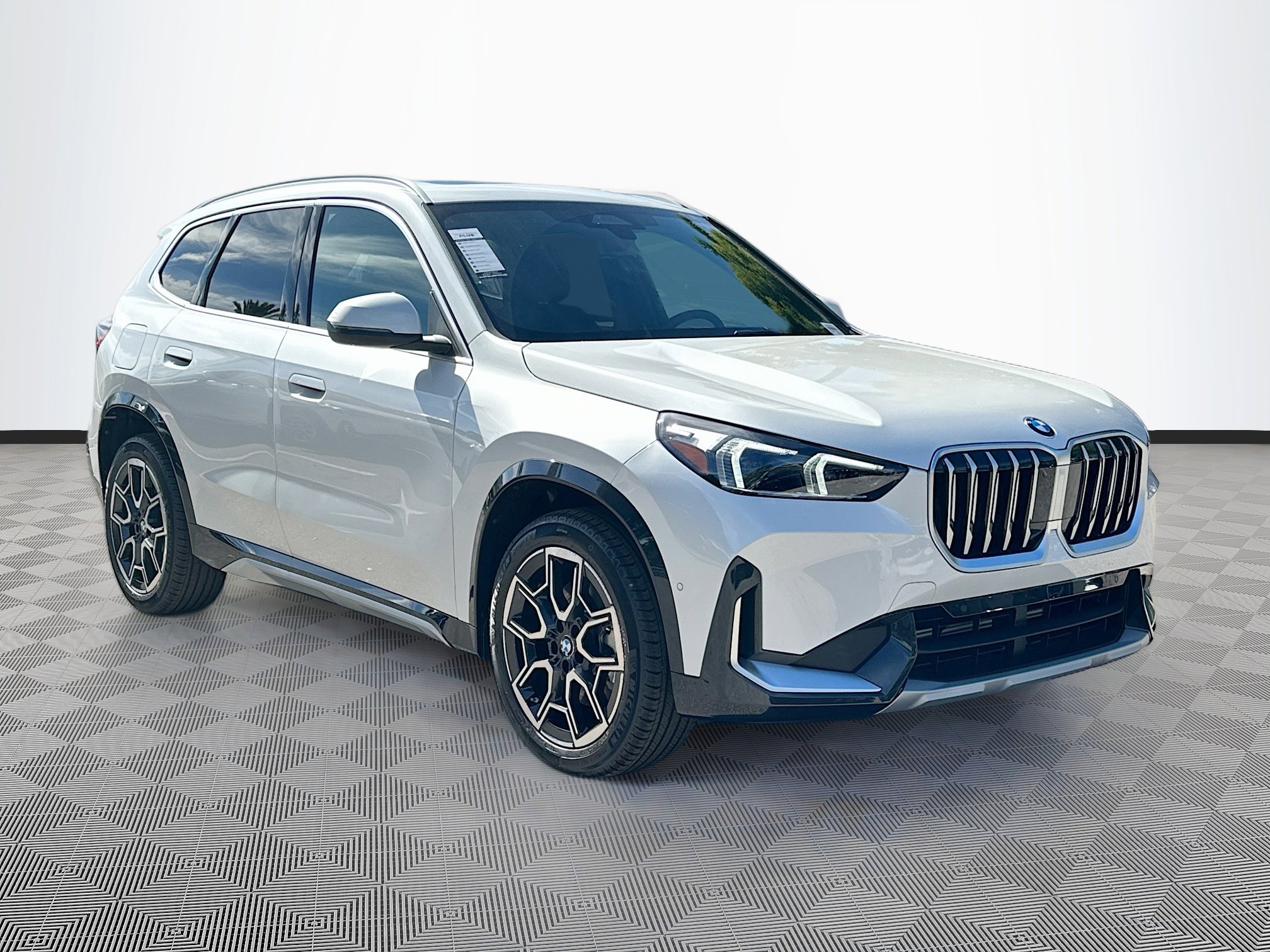 2026 BMW X1 28i's photo