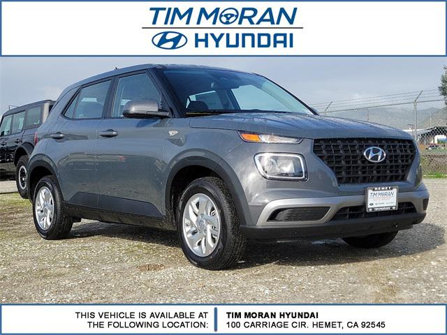 2026 Hyundai Venue SE's photo