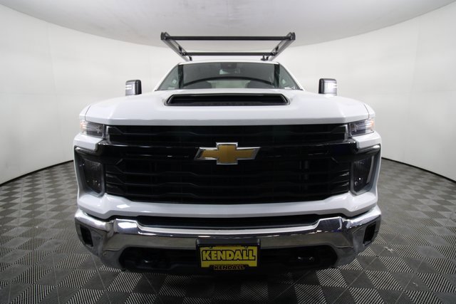 2024 Chevrolet Silverado 2500HD photo 2