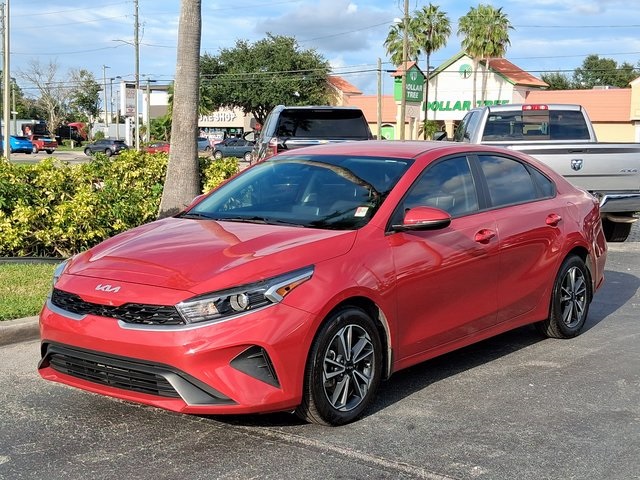 2023 Kia Forte LXS photo 2
