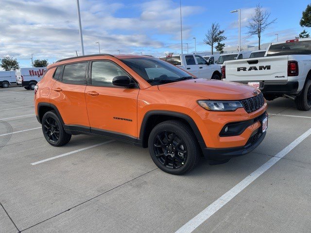 2026 Jeep Compass Latitude Altitude photo 4