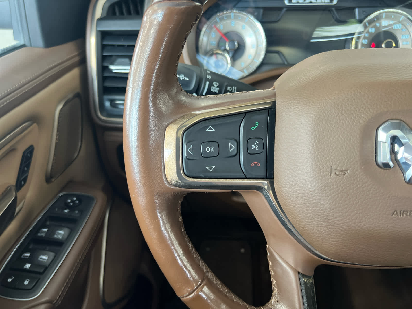2020 Ram 1500 Longhorn photo 18