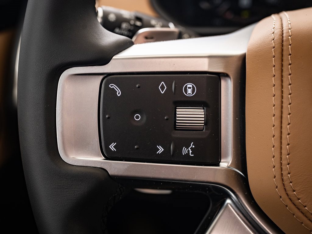 2025 Land Rover Discovery Metropolitan Edition photo 18