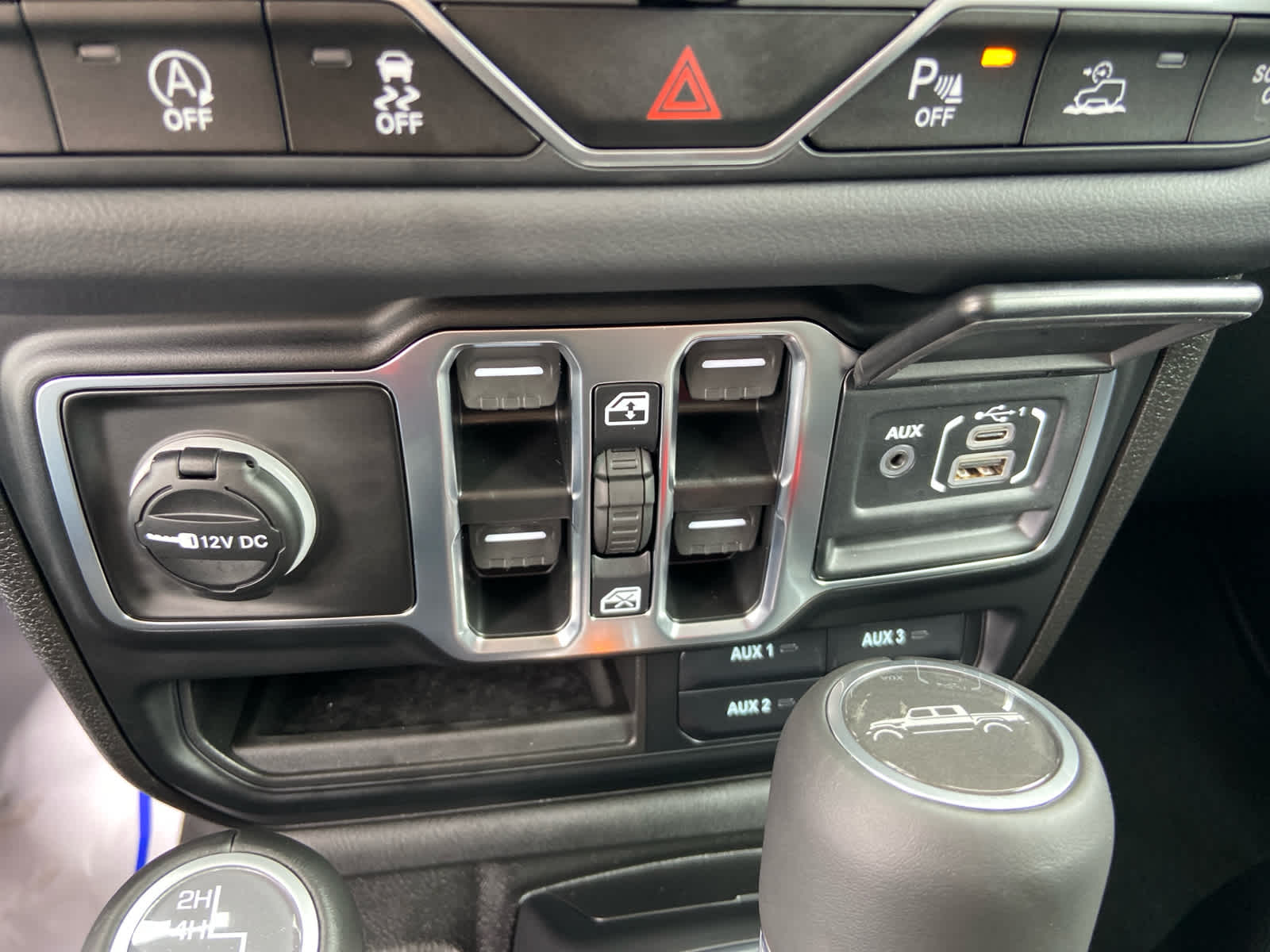 2025 Jeep Gladiator Willys photo 30
