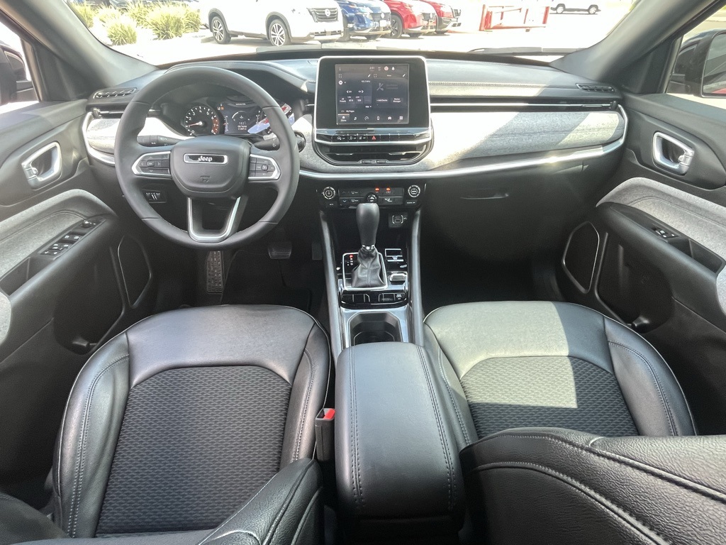 2025 Jeep Compass Latitude photo 15