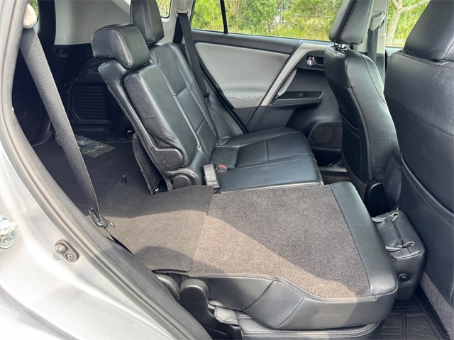 2017 Toyota RAV4 XLE photo 18