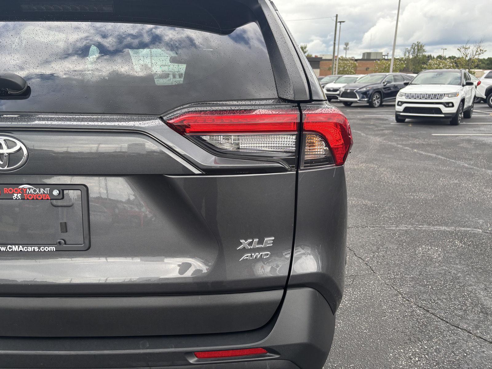 2023 Toyota RAV4 XLE photo 34