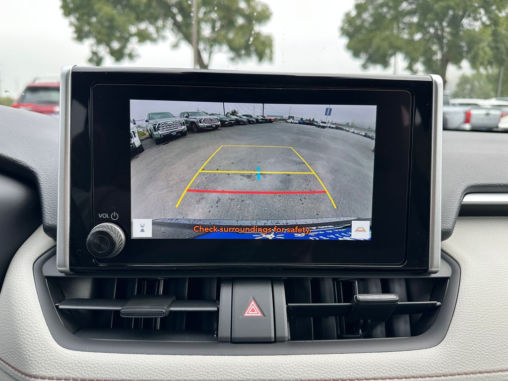 2025 Toyota RAV4 XLE photo 16