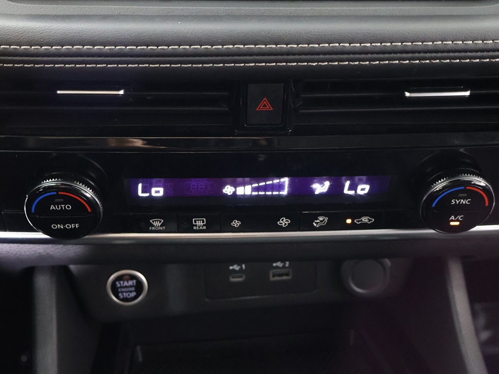 2022 Nissan Rogue SV photo 40