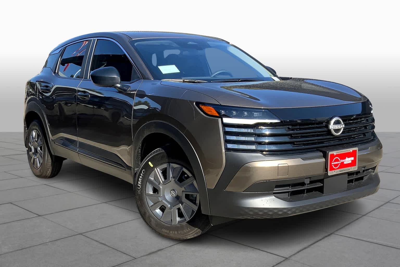 2025 Nissan Kicks S photo 2