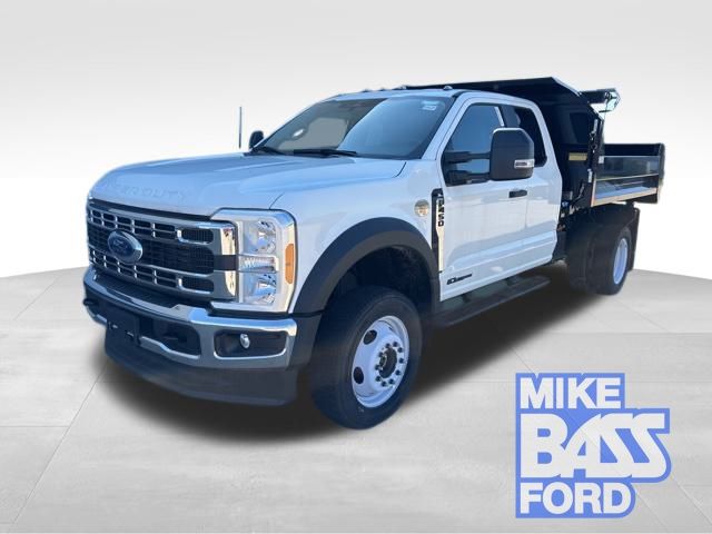2023 Ford F-450 Super Duty Chassis Cab XL's photo