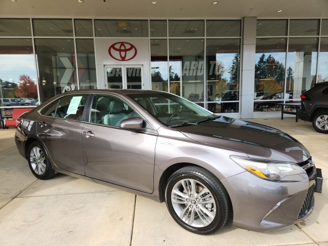 2015 Toyota Camry SE Hybrid's photo