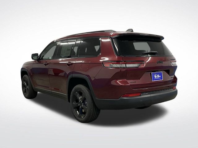 2025 Jeep Grand Cherokee Limited photo 3