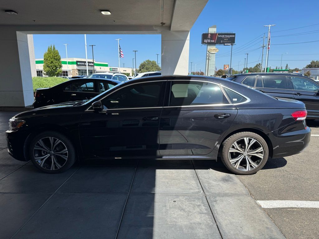 2021 Volkswagen Passat 2.0T SE photo 4