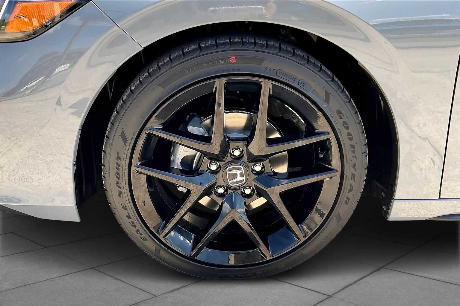 2026 Honda Civic Hatchback Sport photo 10