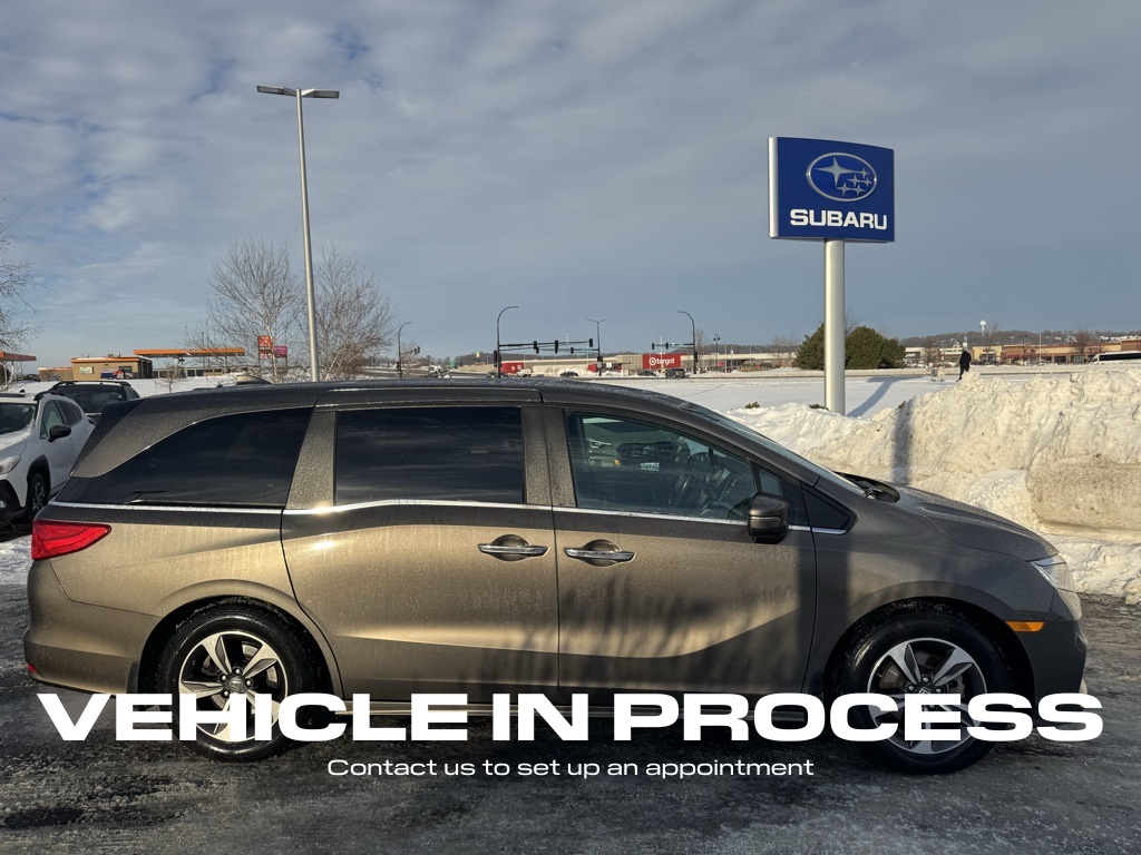 Used 2018 Honda Odyssey Touring with VIN 5FNRL6H86JB107553 for sale in Rochester, Minnesota