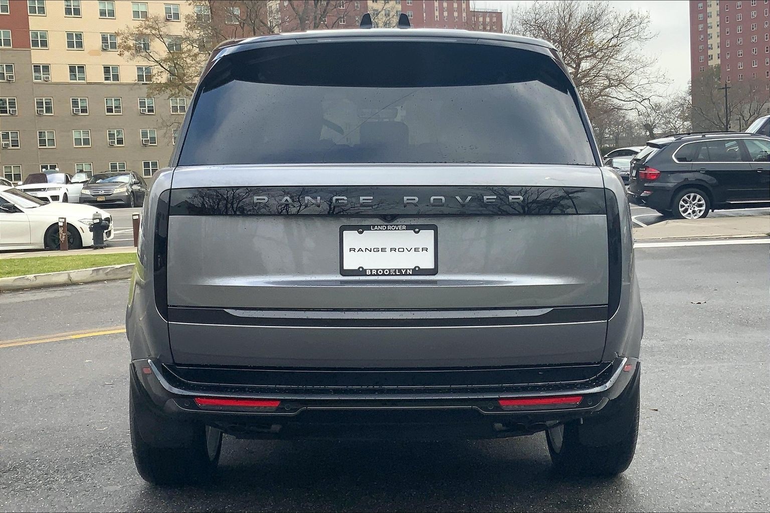 2025 Land Rover Range Rover SE photo 4