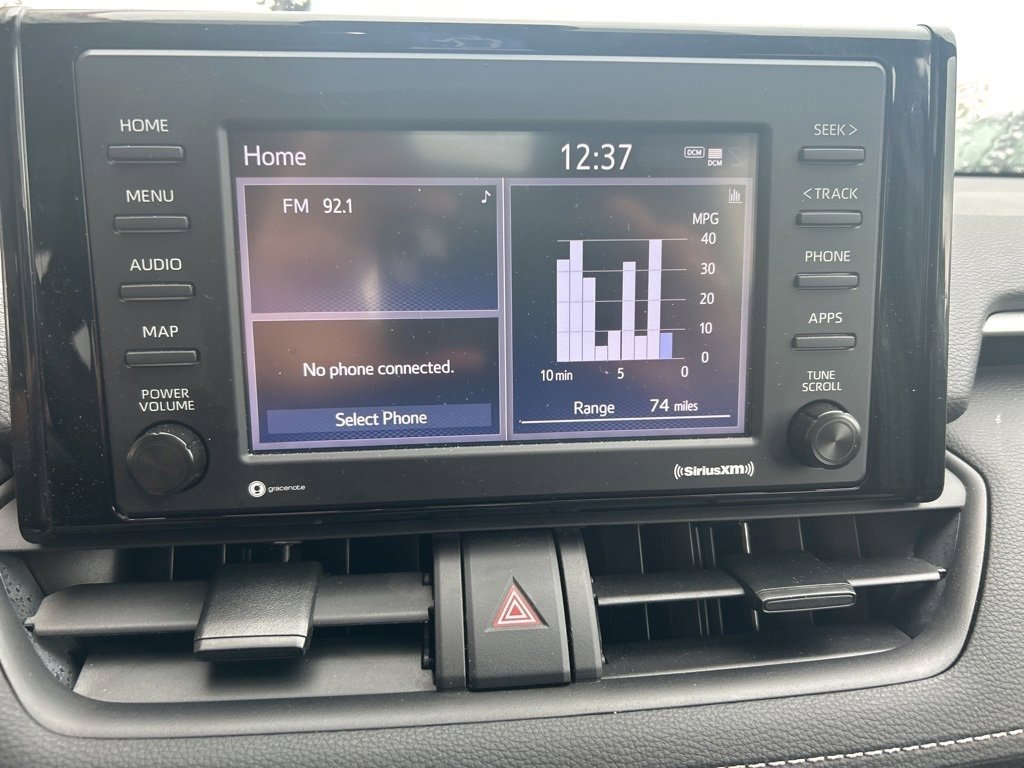 2022 Toyota RAV4 LE photo 8