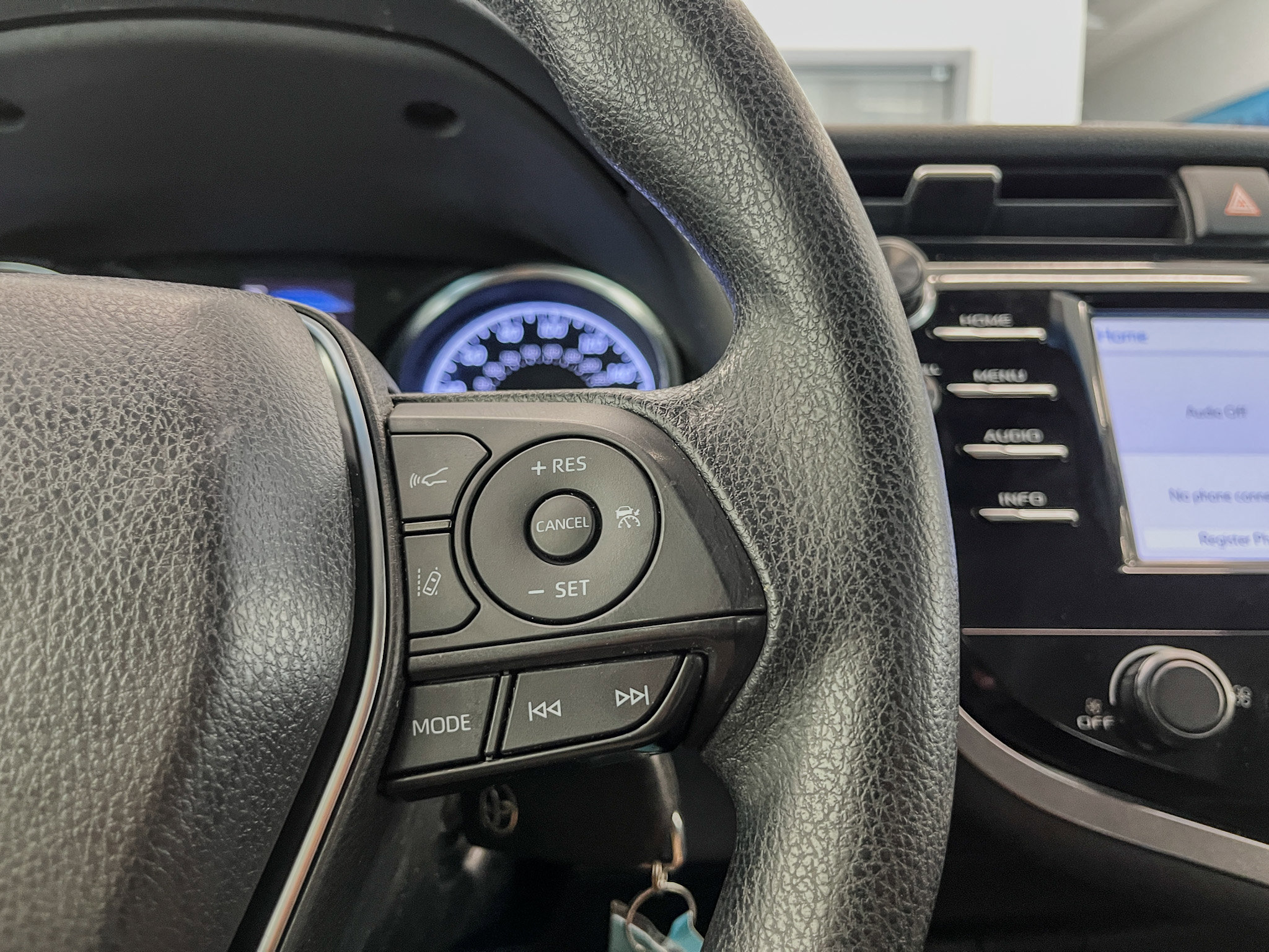 2018 Toyota Camry LE photo 20