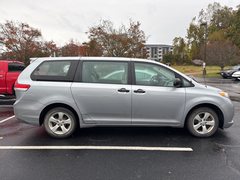 Used 2011 Toyota Sienna Base with VIN 5TDKA3DC8BS003742 for sale in Midlothian, VA