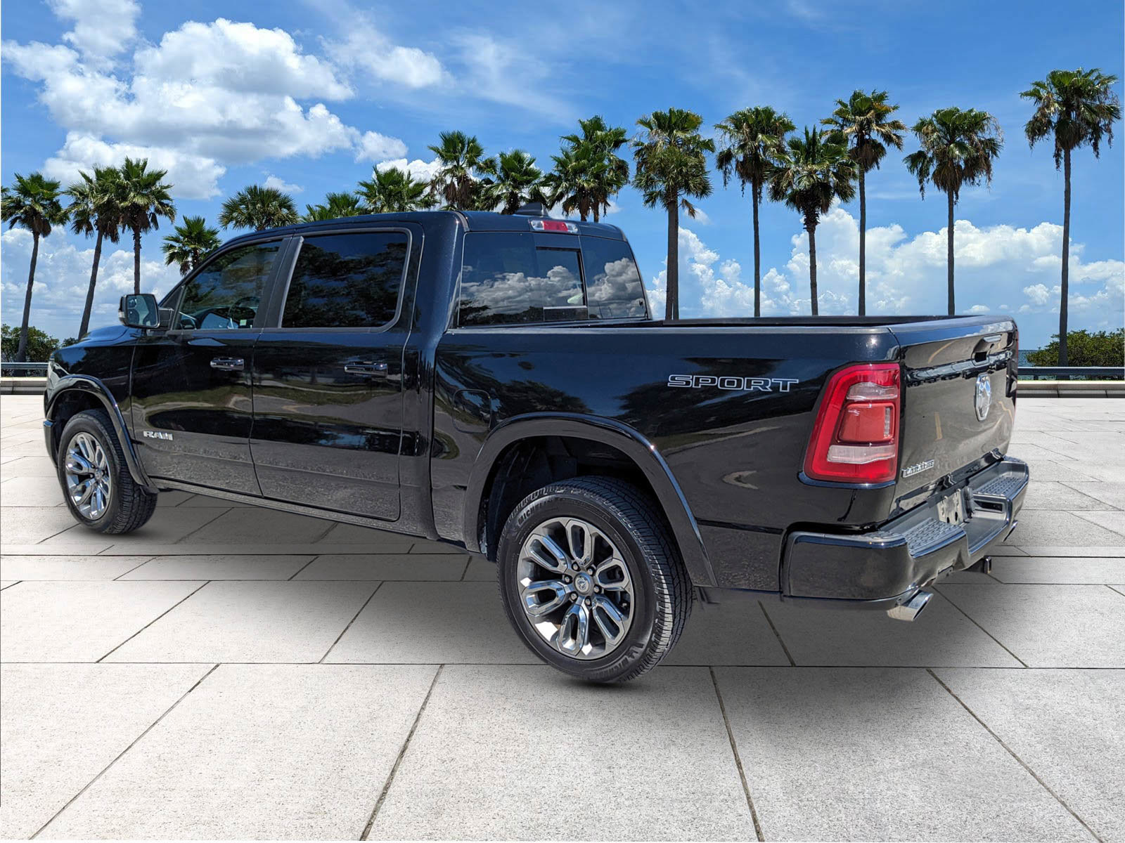 2021 Ram 1500 Laramie photo 7