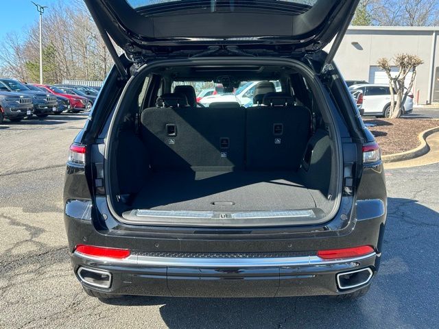 2025 Jeep Grand Cherokee Summit Reserve photo 11