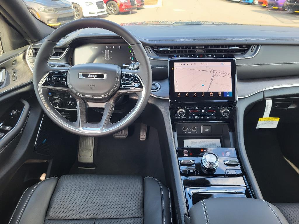 2024 Jeep Cherokee Overland 4xe photo 23